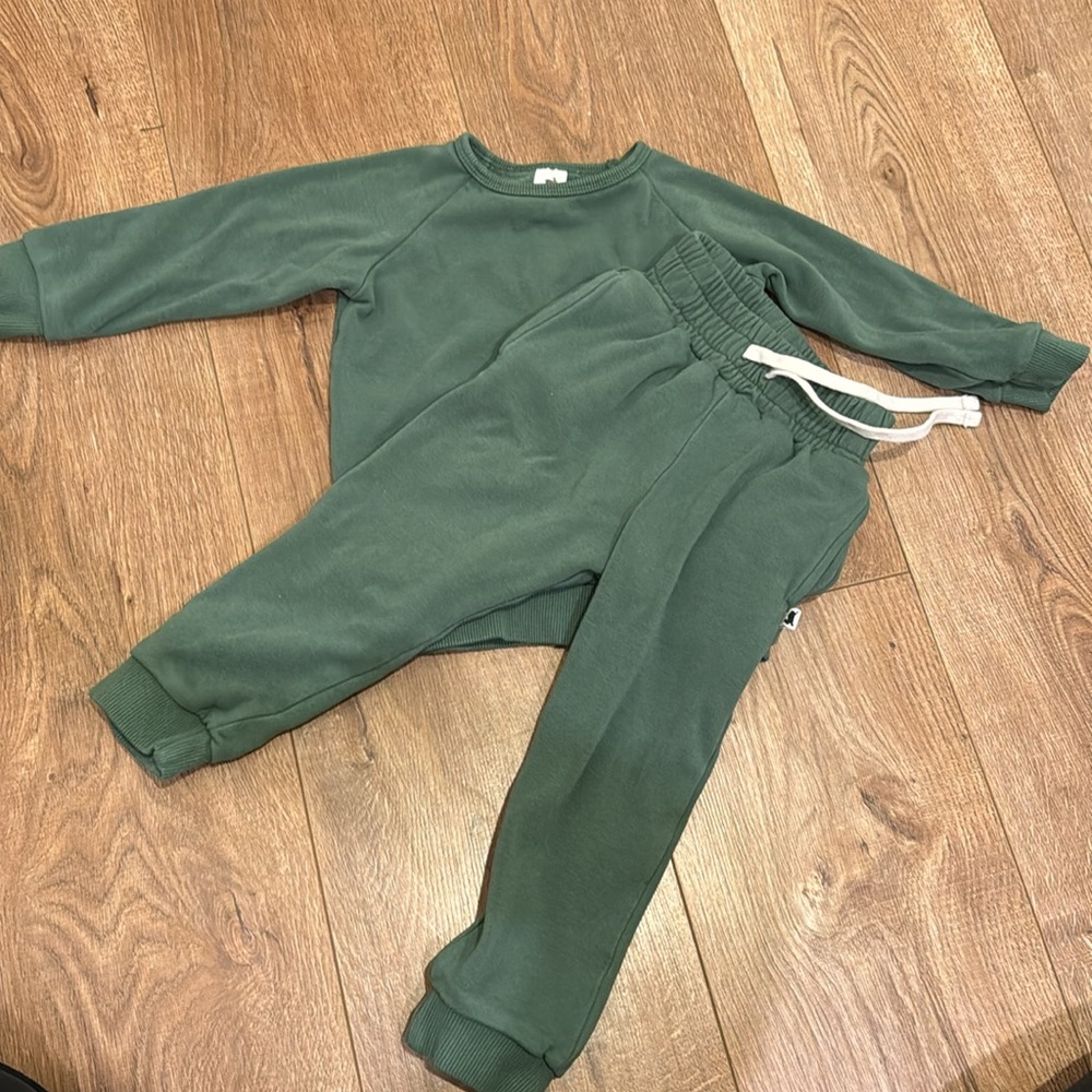 Little & Lively Leaf Sweatsuit 1/2